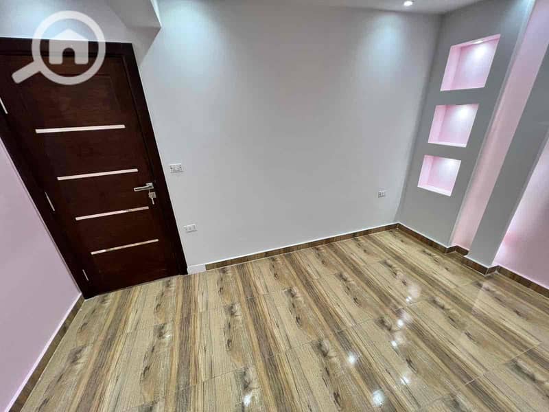 8 7e8cc050-d9bf-442a-9c81-509597ec12c5. jpg