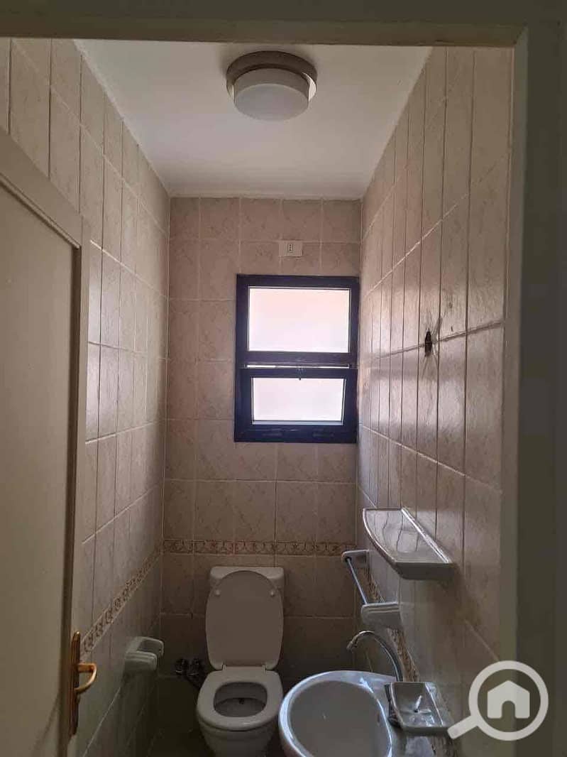 8 879fb98b-48a2-4d4d-86e1-7775f2c4b562. jpg