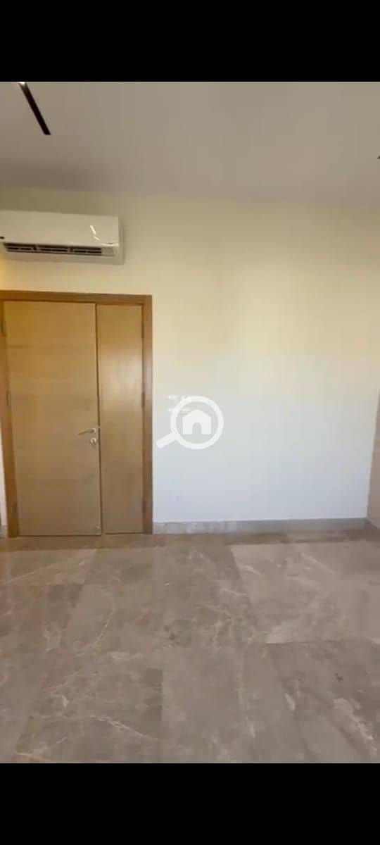 18 c838e115-dda2-416e-acd4-2c74e45179da. jpg