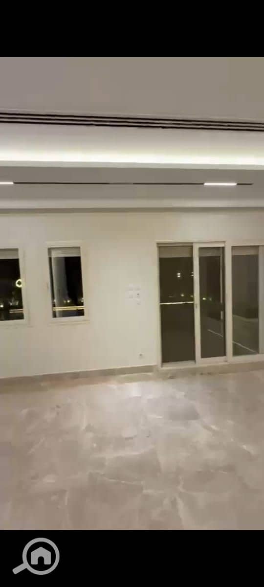 24 f8888606-5a31-426a-b04f-c0e95e643e7f. jpg