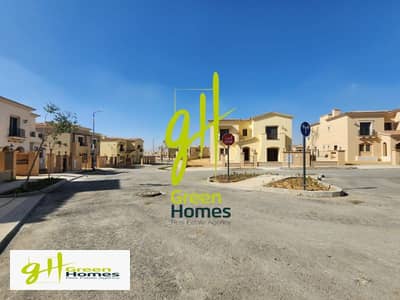 فیلا 4 غرف نوم للبيع في القاهرة الجديدة، القاهرة - Grey and Black Collage Real Estate Broker Facebook Post (12). png