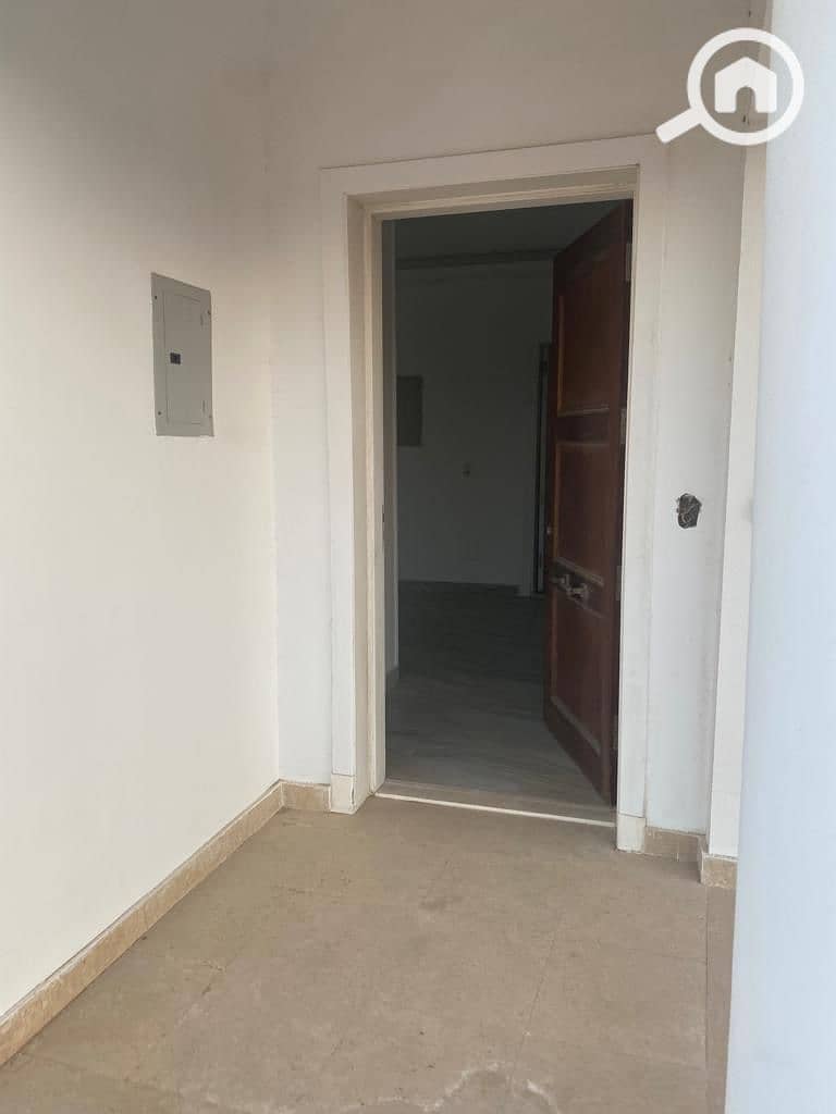 5 WhatsApp Image 2025-12-18 at 4.39. 39 PM (1). jpeg