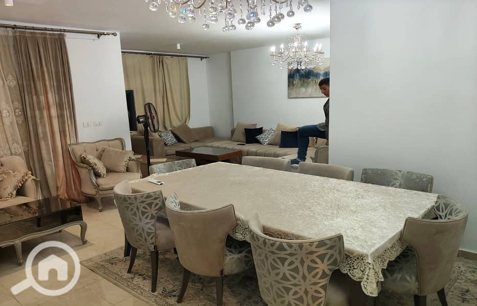 2 33c18c84-fd0b-480a-bea0-c2598ed32984. jpg