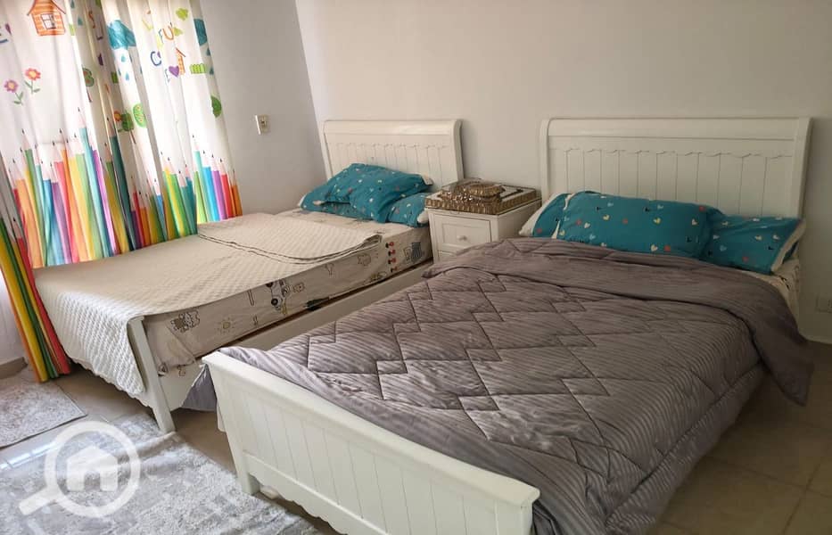 12 68f4fd43-0452-4e0a-b9ee-2ff80cbda5bc. jpg