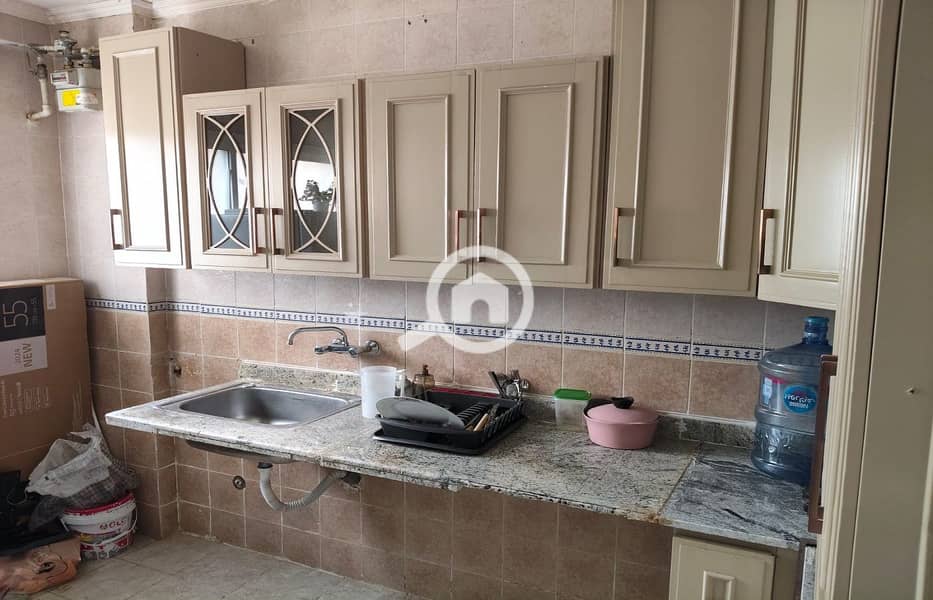 24 de123873-1e0d-415f-a086-fa399bae1cf1. jpg