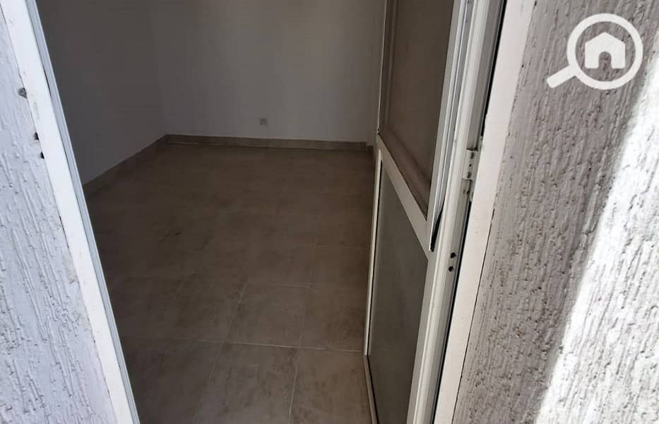 3 04e8ff08-88b3-467b-b9fe-564564cf8b77. jpg