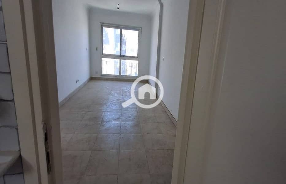 7 86f7a515-97c3-48d5-a8ba-d3238088f938. jpg