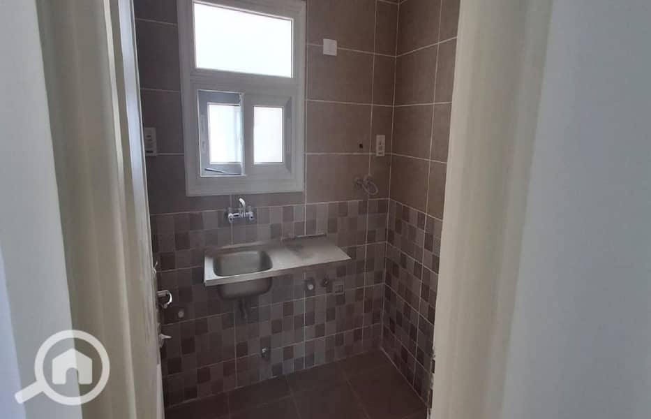 10 a226de6e-d165-474c-97ef-c0ebc4a0e23c. jpg