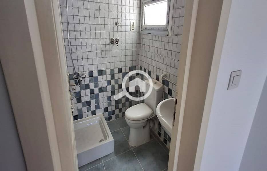 12 b7335747-e81e-4998-a55c-da62157d6e82. jpg