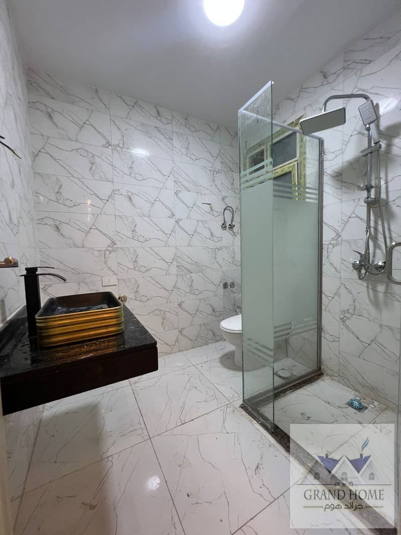 10 cfdc96a0-0b33-4743-bb26-8c5df11eb476. jpg