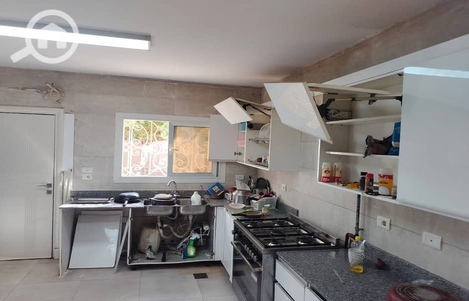 13 51f51f3f-7b39-430b-97d3-121c378f64c1. jpg