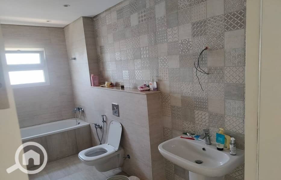 19 b082dade-7444-47d4-900e-373774ed0151. jpg