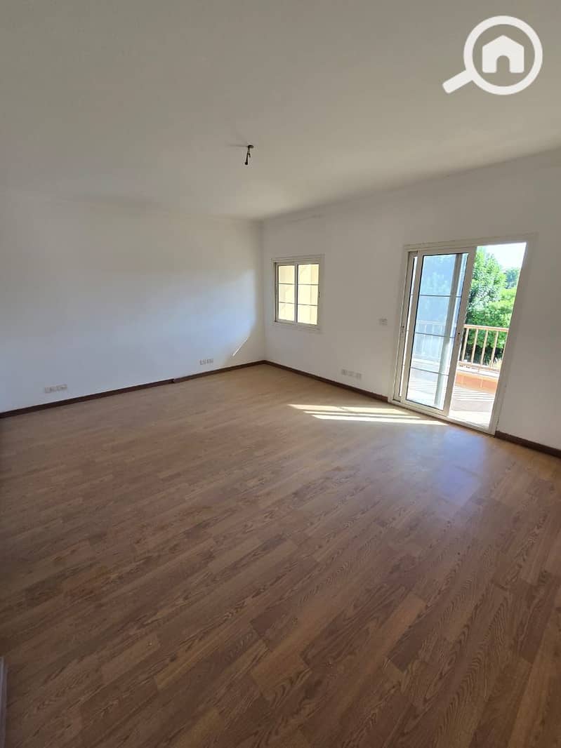 4 06e69d4b-69e8-4082-88e8-f58063359c62. jpeg