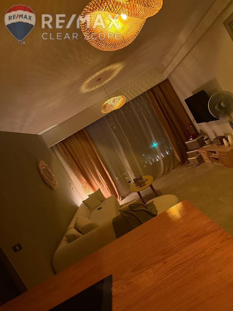 3 2d6d8ee4-6f71-429a-aeee-72f44b2416b3. jpg