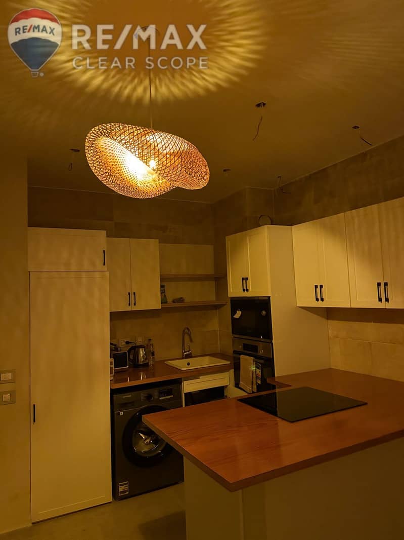 10 ba6e4e62-d6a1-4c04-953b-b3c2cf8b25d9. jpg