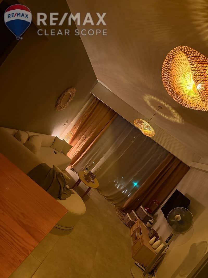 12 e6b2cdef-a0f3-4f74-b94d-02c3f031ad99. jpg