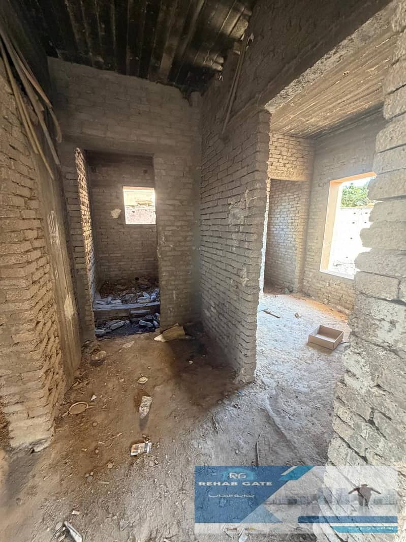 9 8369d517-7b01-41c0-8392-36d2ecdbcd18. jpg