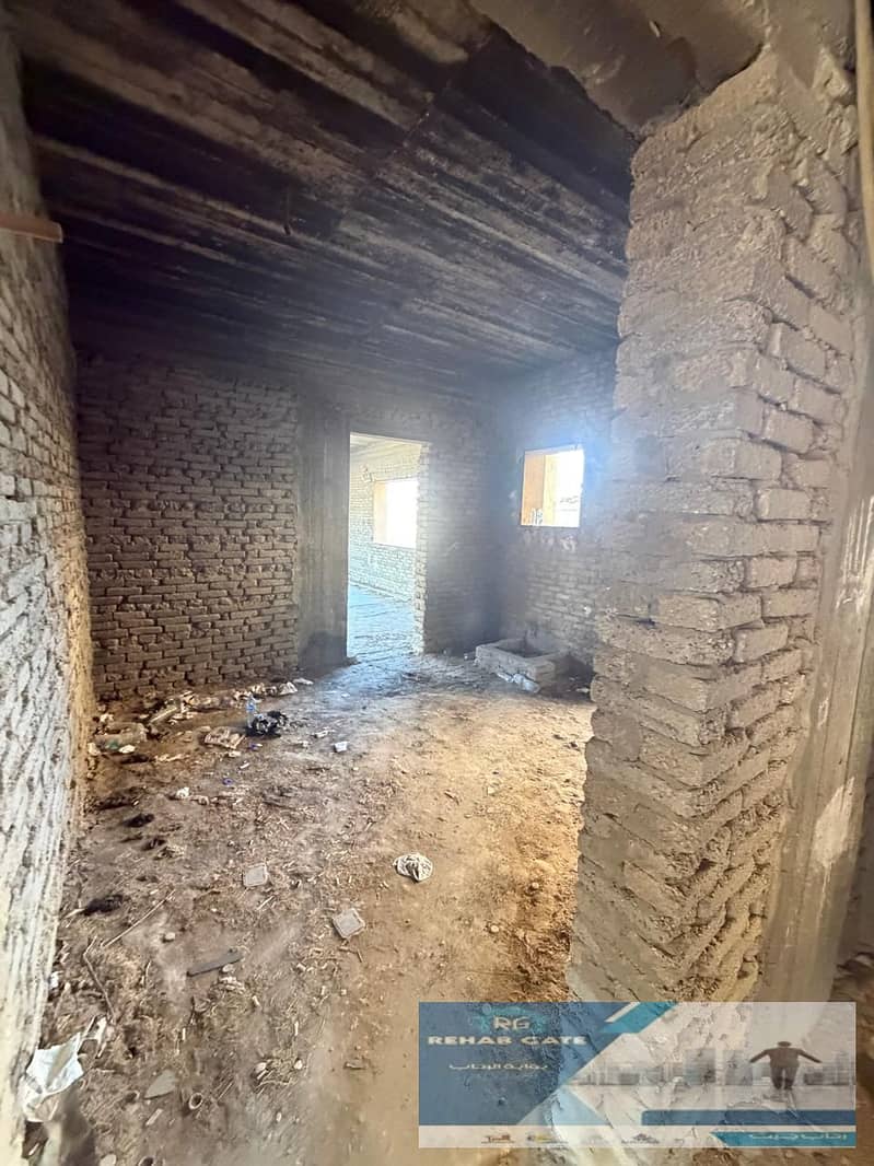 13 bc18b331-70d3-4e43-abbb-10850c1d307b. jpg