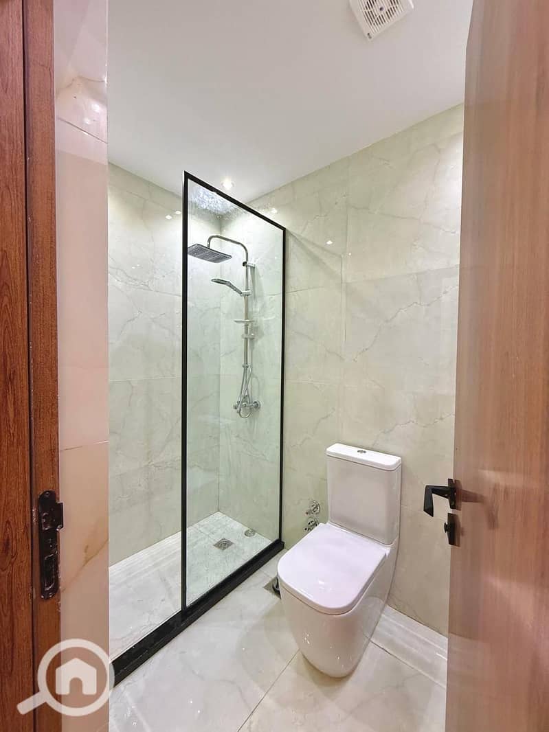 4 6d3c76d6-0544-4310-94ef-63dd77549082. jpg