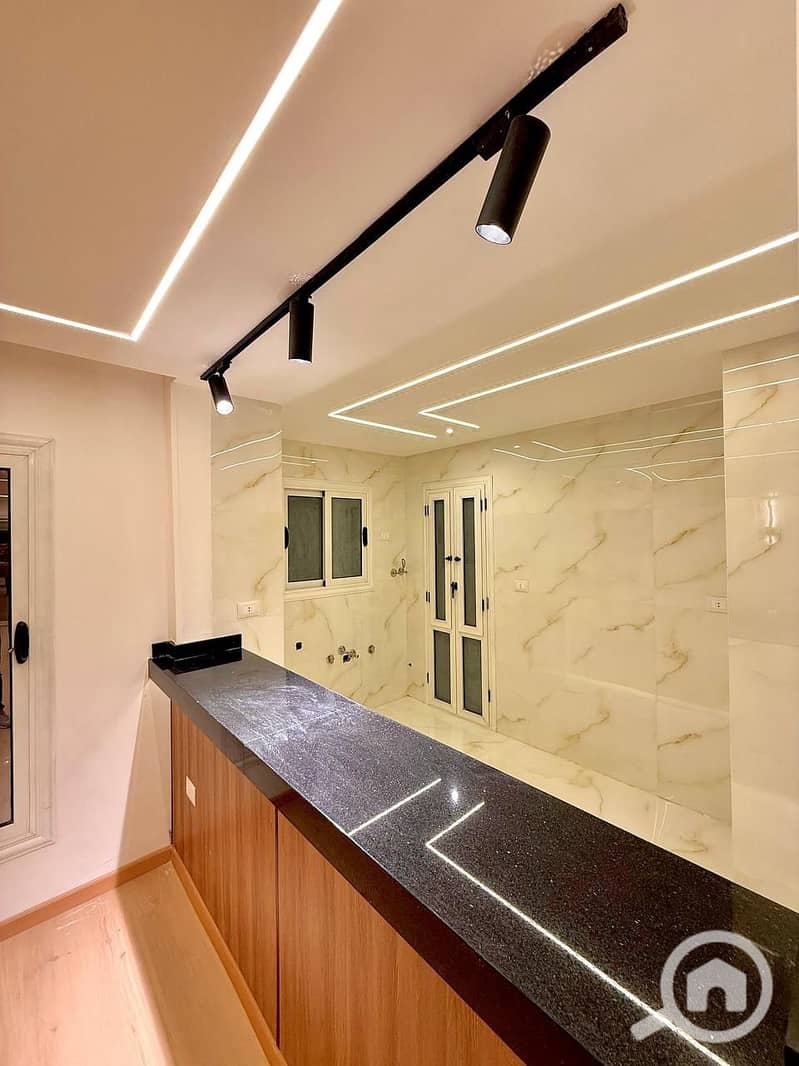 5 7f76ab7a-3156-496a-bc7b-4c51e255870a. jpg