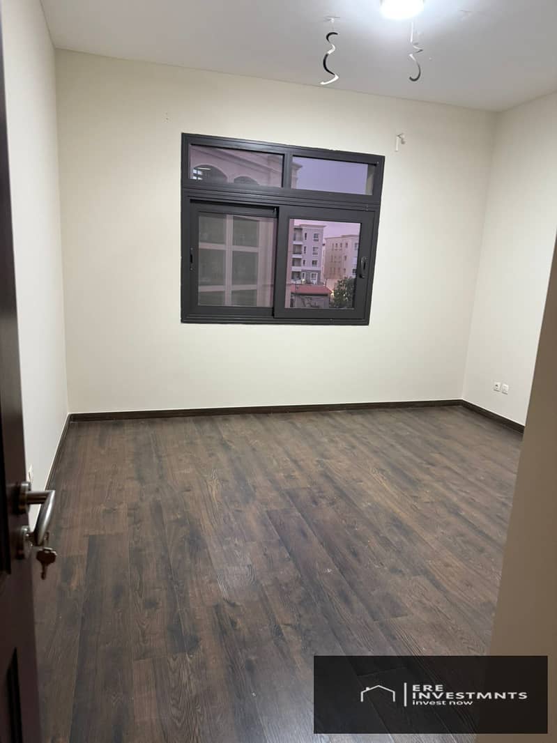 4 820149e5-1570-47c8-9d01-d13b274c4589. jpg