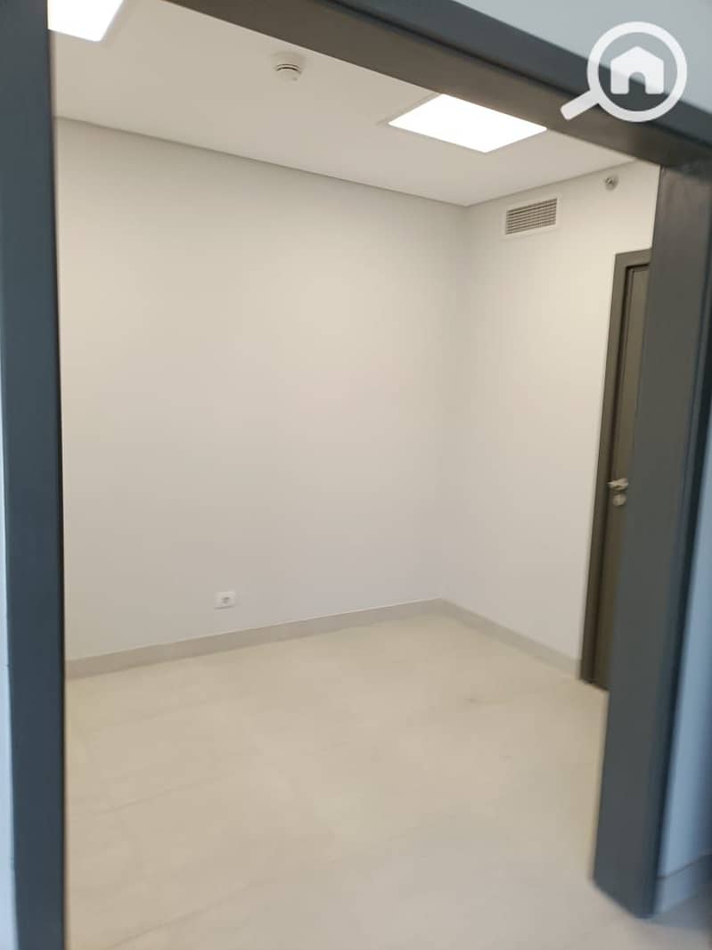 6 aed9deb0-958a-41cb-90fd-752bf539674c. jpg