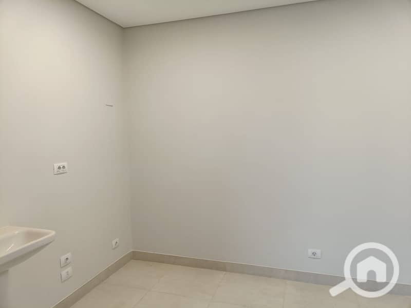 9 eeb7cd92-f60e-4b53-985c-7a79a110fa41. jpg