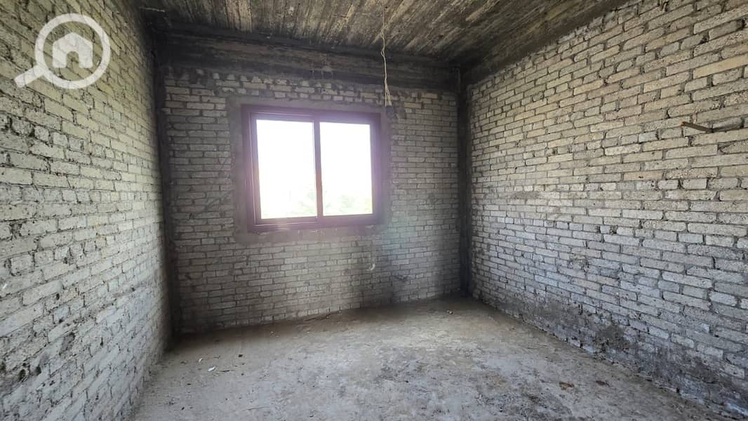 10 041a861e-4496-4b7c-a6cc-b28e83324c25. jpeg