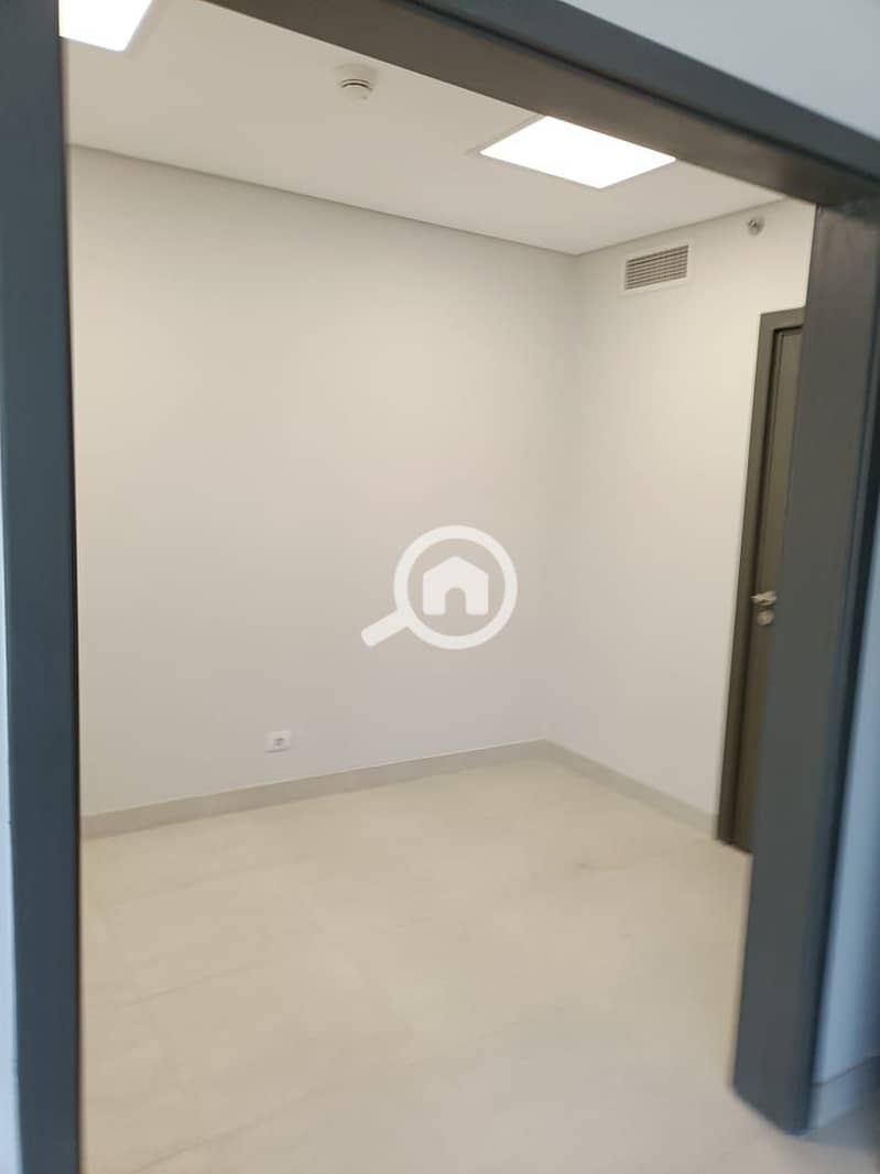 7 aed9deb0-958a-41cb-90fd-752bf539674c. jpg