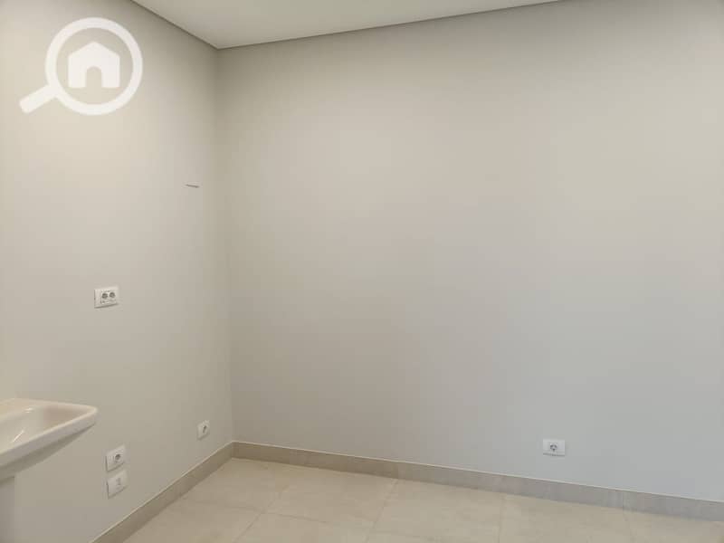 9 eeb7cd92-f60e-4b53-985c-7a79a110fa41. jpg