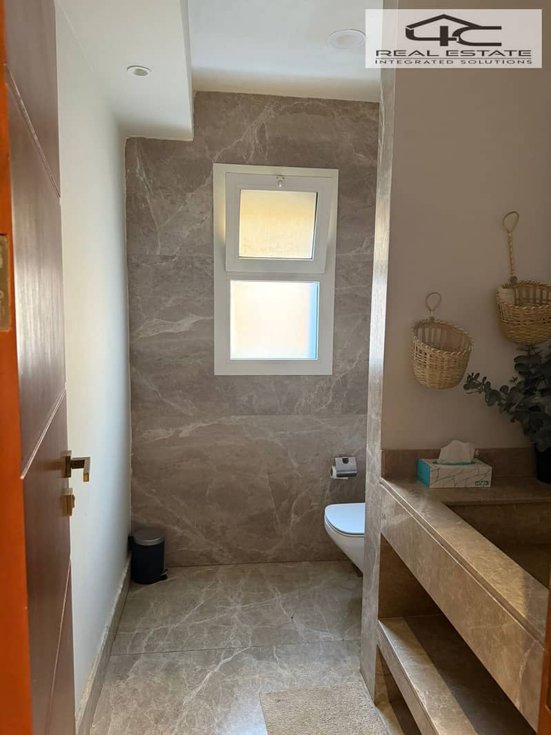 10 WhatsApp Image 2025-12-22 at 00.38. 31 (2). jpeg