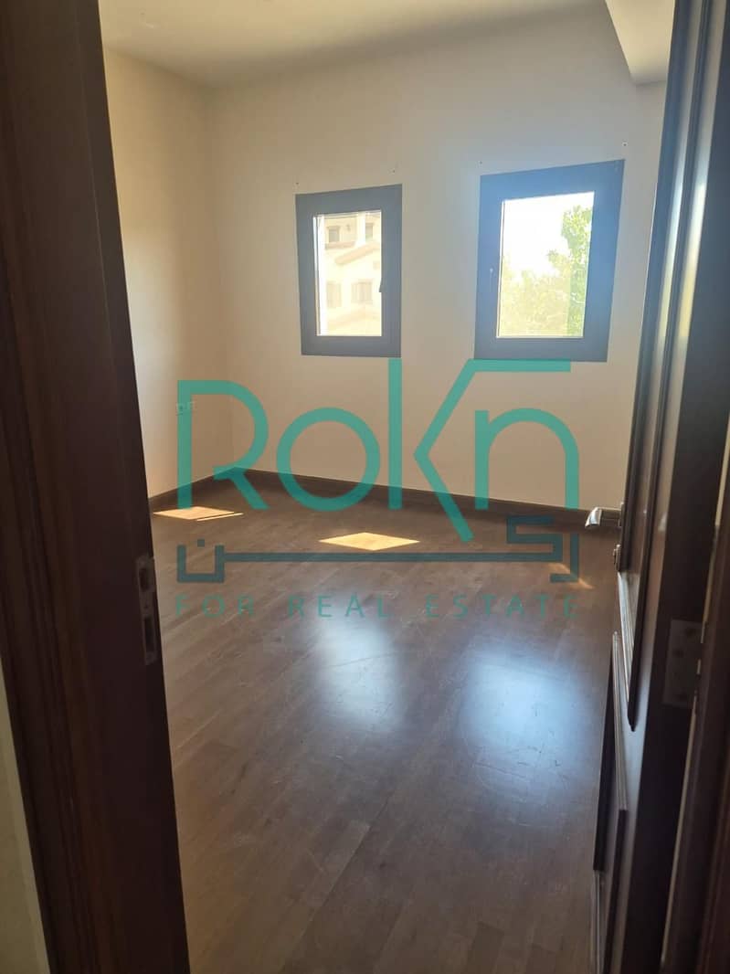 12 a3da5049-35f6-4ba8-a3a4-264bde4cd946. jpg