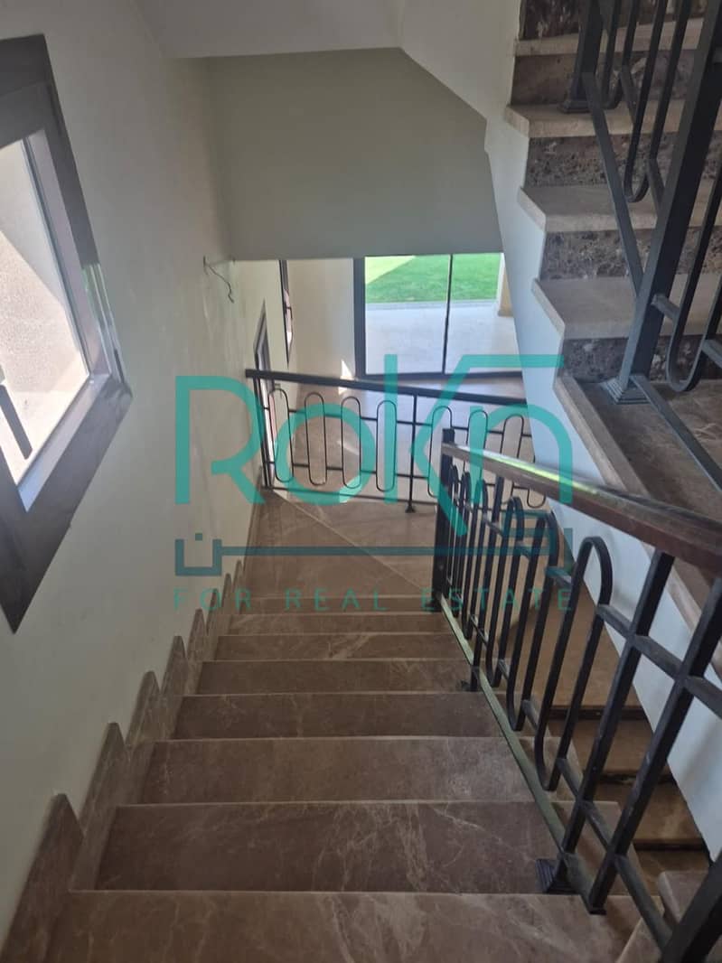 15 b6ca6e27-7a57-4c18-82f4-cd2a9aaecaaf. jpg