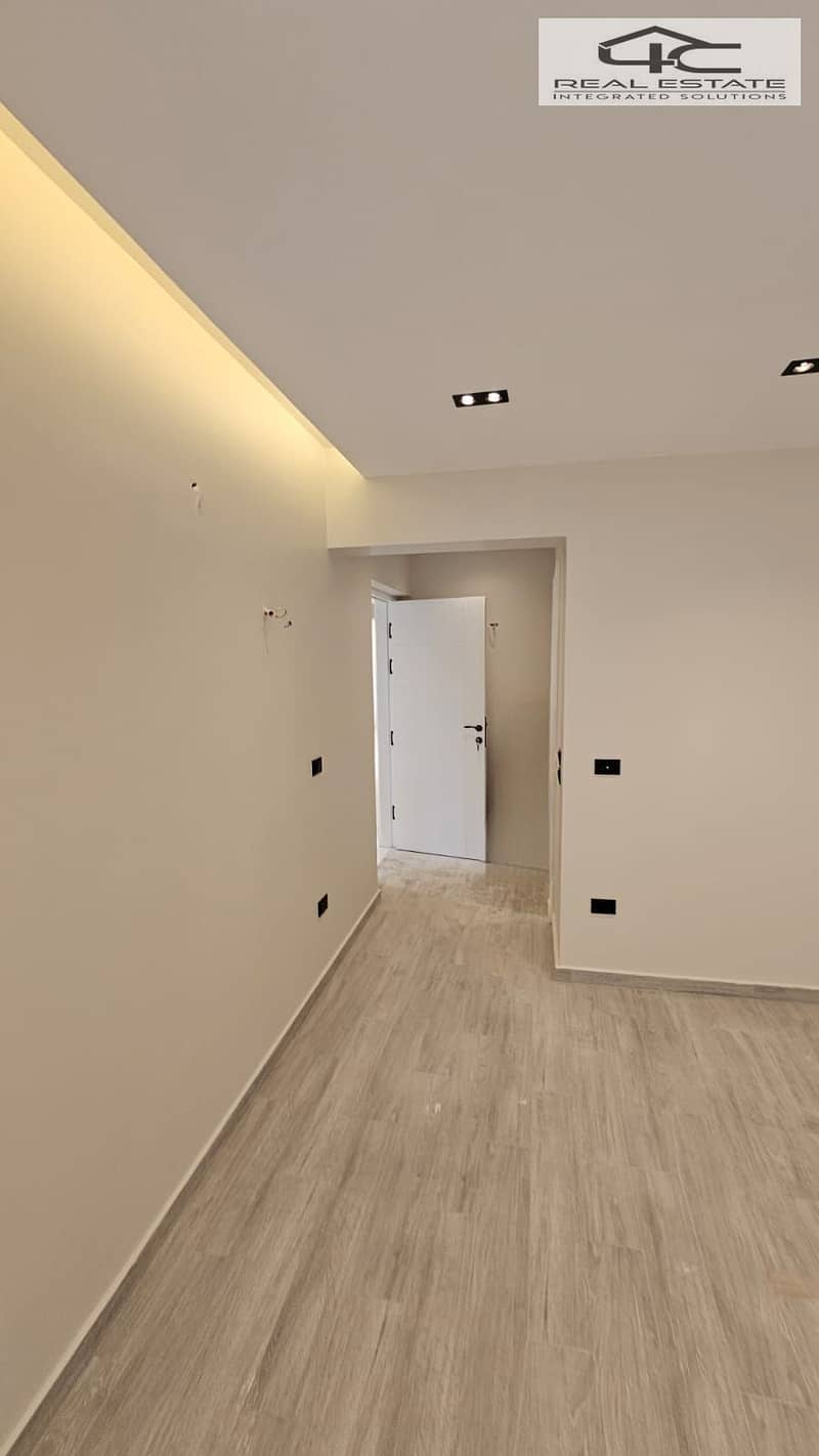 4 WhatsApp Image 2025-12-21 at 22.09. 46 (1). jpeg