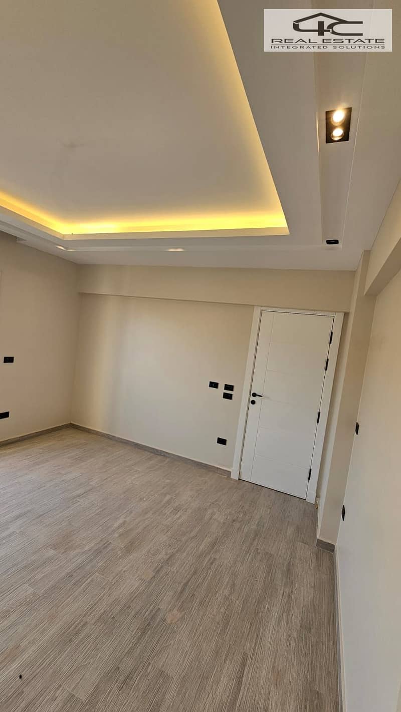 6 WhatsApp Image 2025-12-21 at 22.09. 49 (1). jpeg