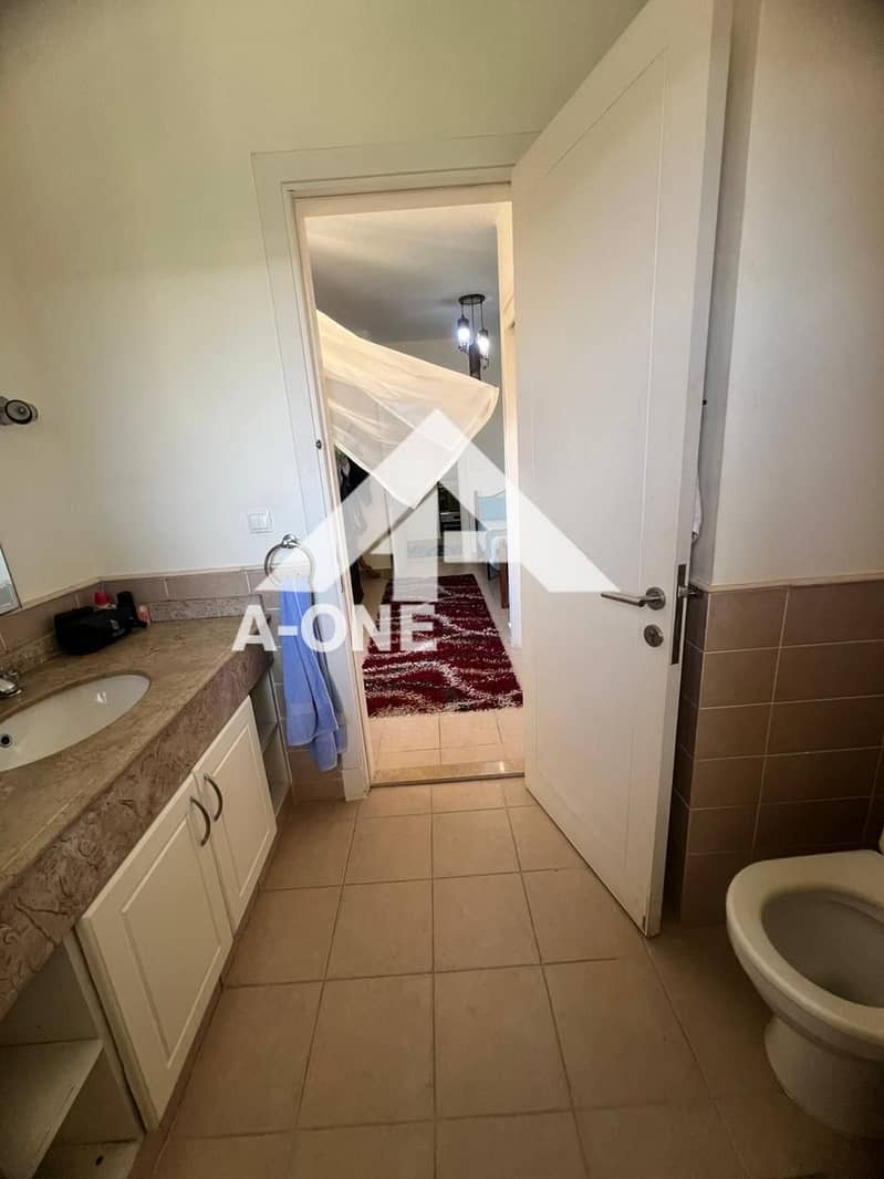 4 978a9122-d9a3-4738-91f6-f069f3e176d2. jpg