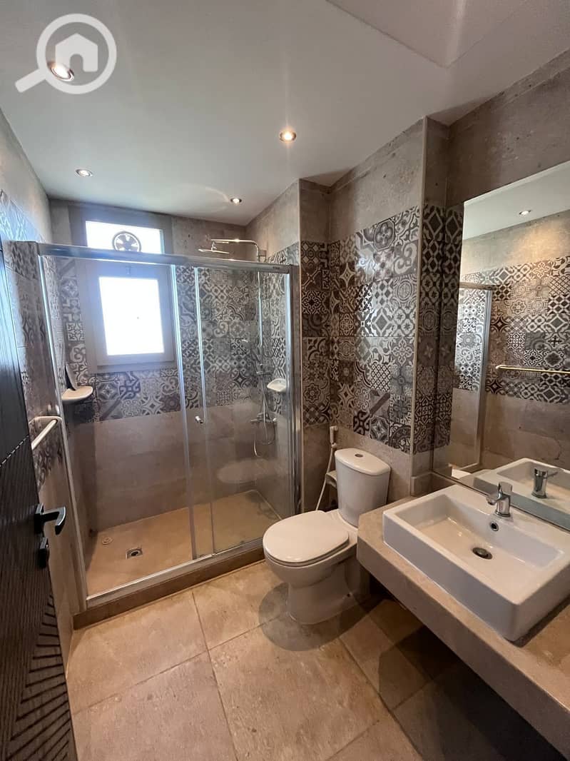 15 6c141cac-fdc7-4412-97ef-753cc3e2b507. jpg