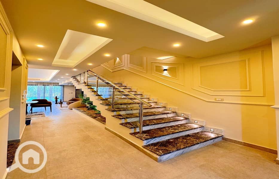 3 12a41bbd-1bcf-4c09-a9c2-9ecb2f3ccc25. jpg