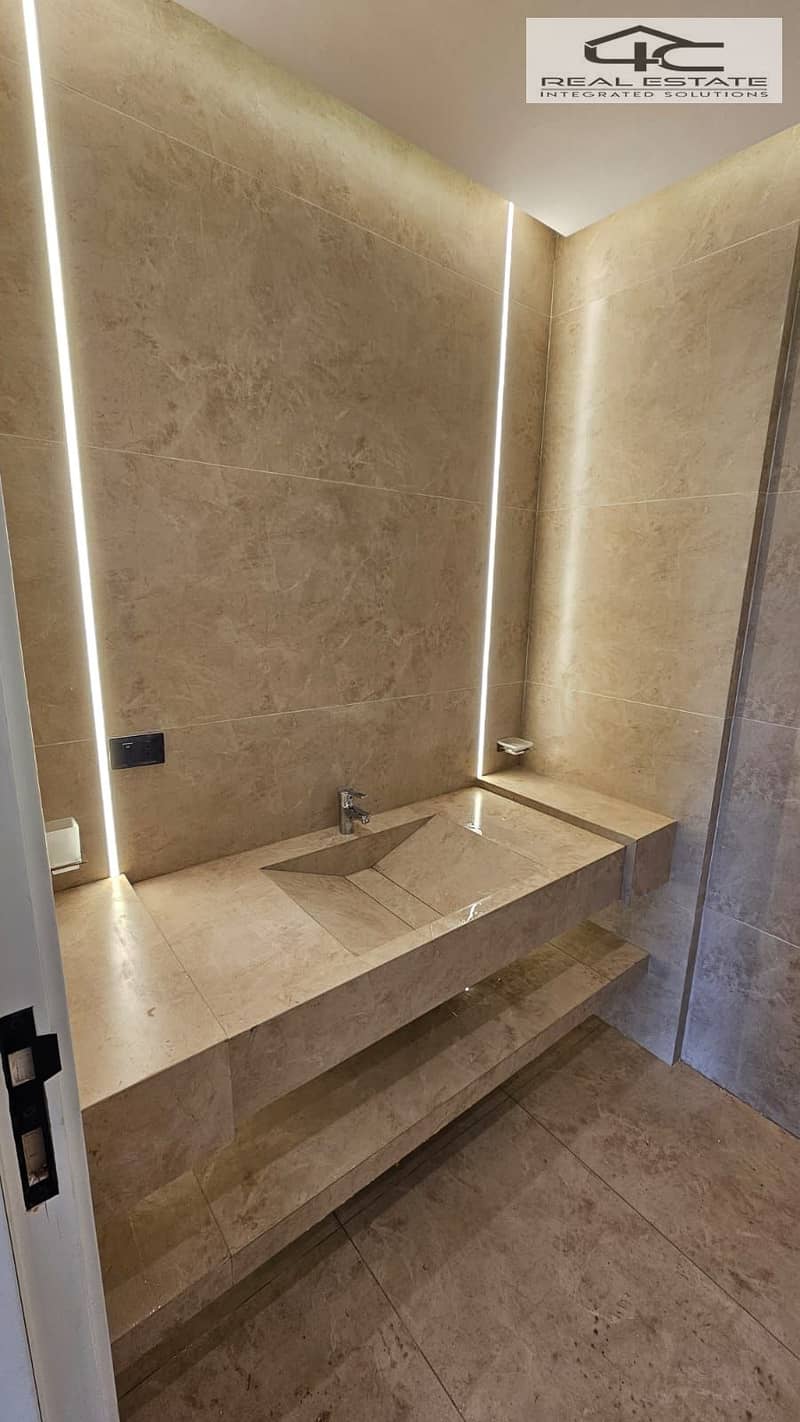 5 WhatsApp Image 2025-12-21 at 22.09. 46 (2). jpeg