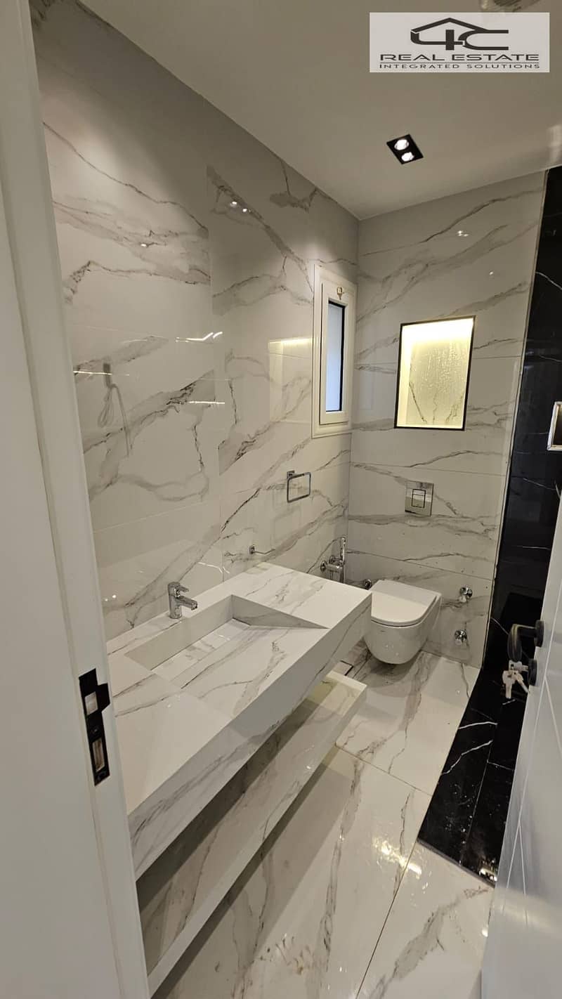 12 WhatsApp Image 2025-12-21 at 22.09. 49. jpeg