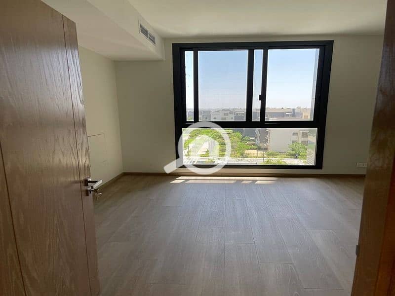 10 e3ca7689-be50-46ae-ab91-2d0e896401a6. jpg