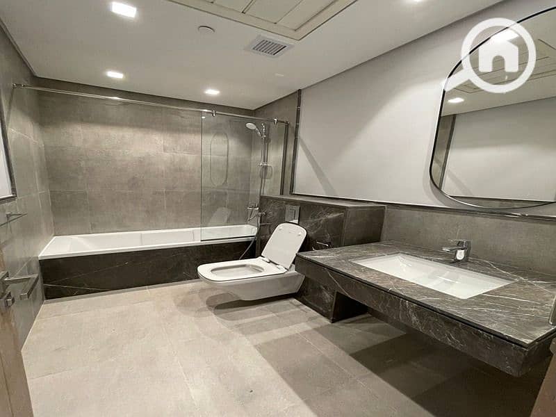 11 b423e47b-a338-48b0-a31d-bfb66b6f0b93. jpg