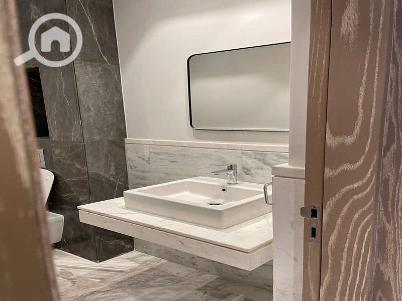 12 da3e4b6e-892b-464b-8b89-15ad2b05dcc7. jpg