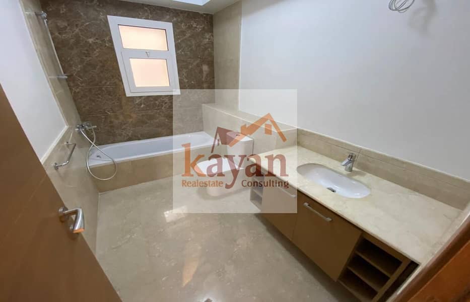 14 842df357-e8e8-4b42-b565-ea0955555c45. jpg