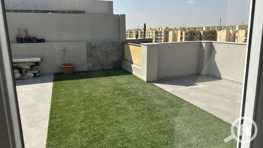 2 Bedroom Penthouse for Sale in Sheikh Zayed, Giza - f9c85210-ec1c-492b-9d7d-37f2b74f21a7. jpg