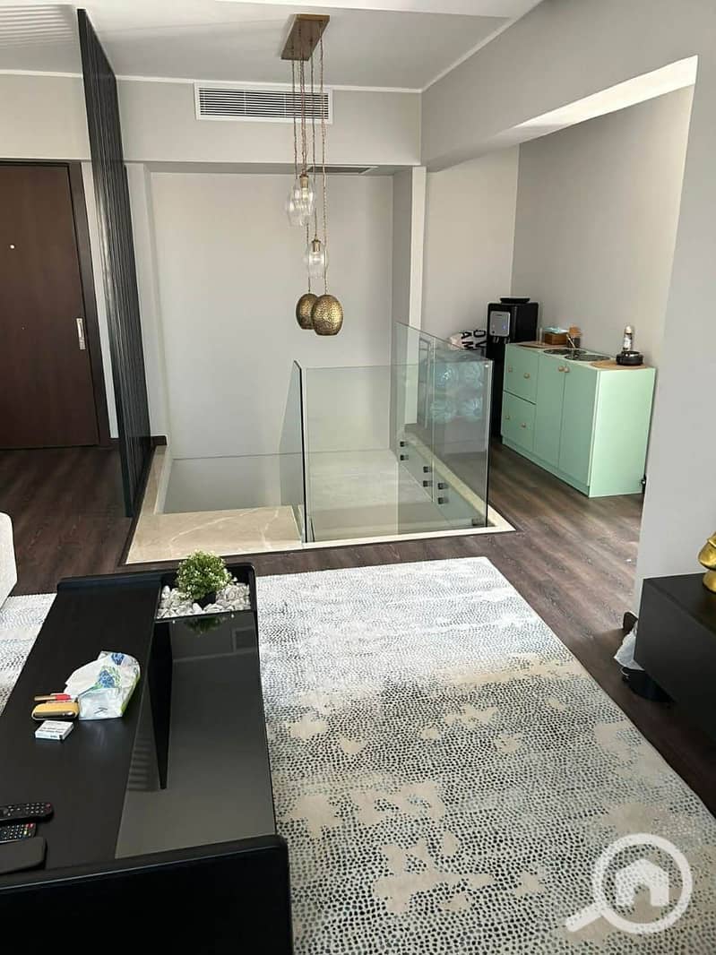 7 b98a4740-d25d-4d77-8ae4-668b08bb3a7e. jpg