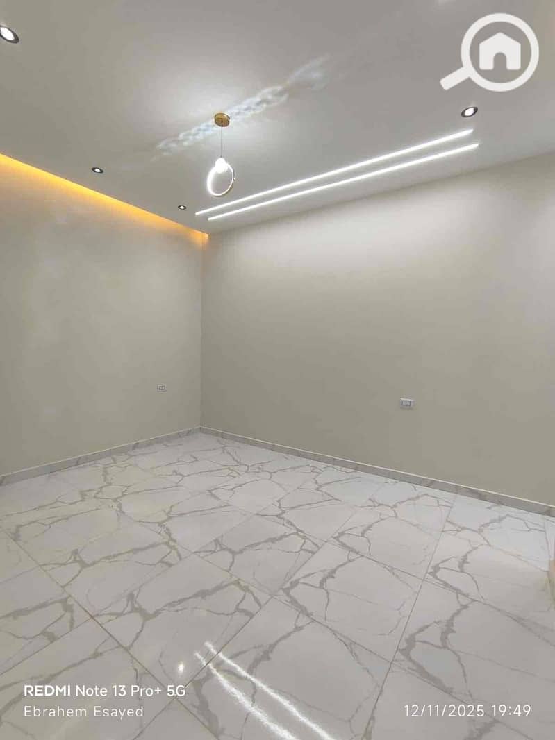 18 54cb1567-fed1-4579-bce5-62fb9e7a2934. jpg