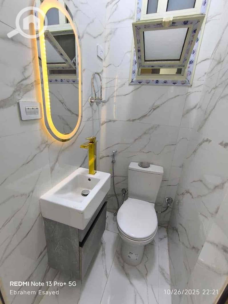 2 bd974511-fa85-4f52-a3a9-eddb4fae3087. jpg