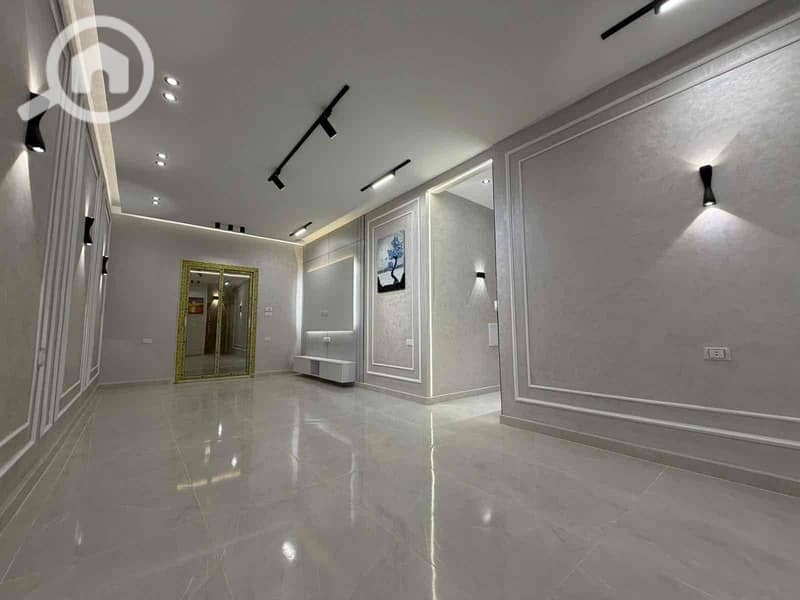 3 61e7e2b6-10c9-4760-ad1a-06a7c61d848b. jpg