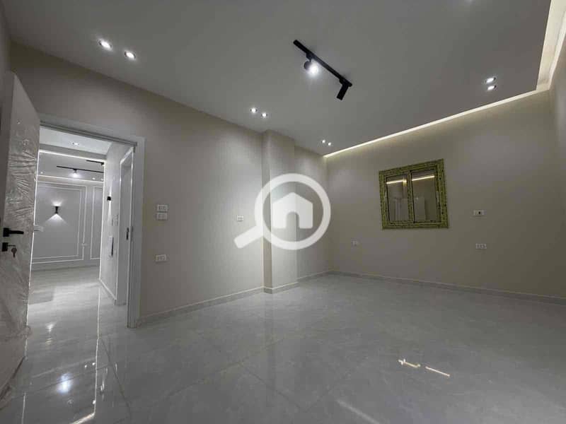 7 0a17f8c7-4cc0-496f-b264-aa87a3c35689. jpg